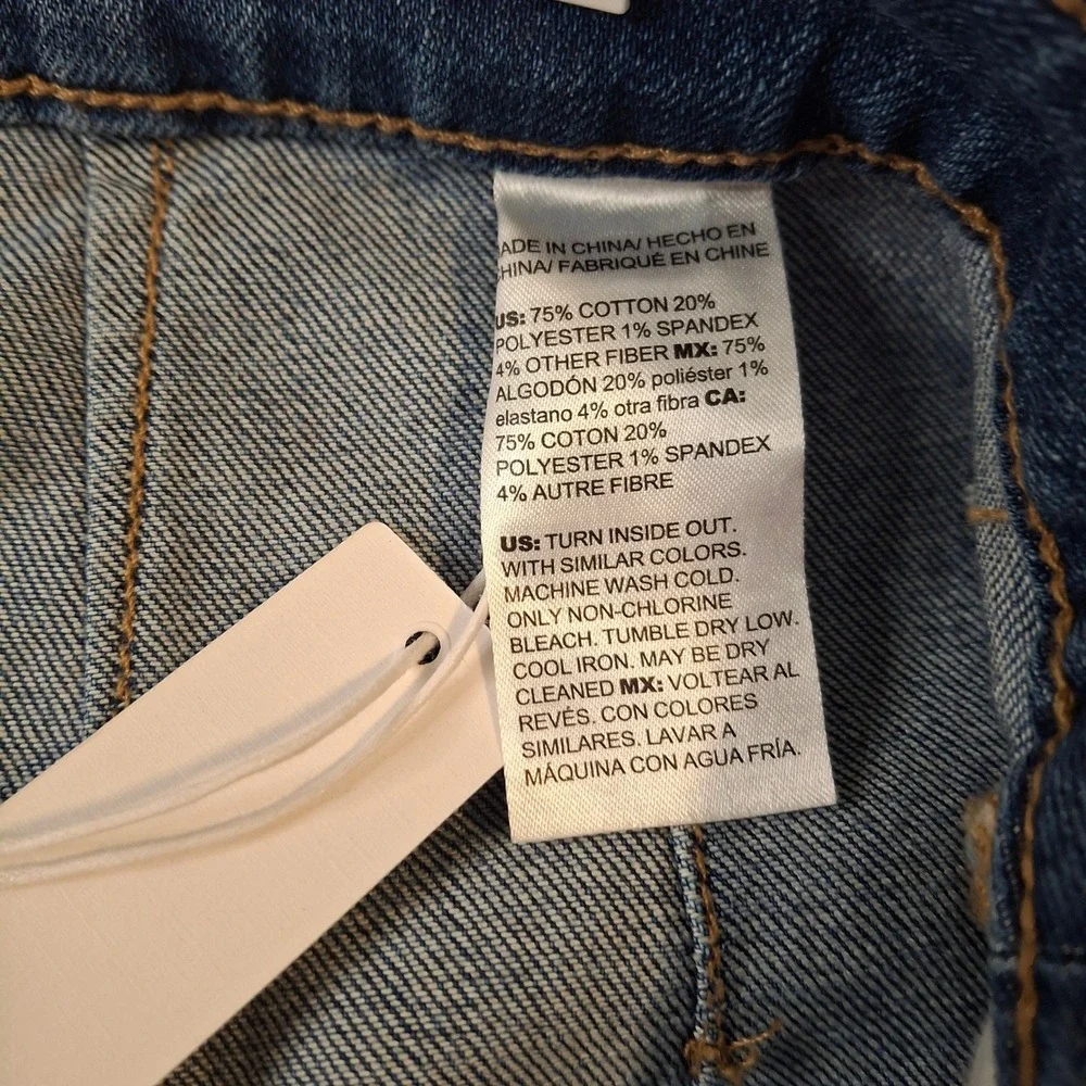 Chico's Women 8R 1R Blue Trouser Jeans Wide Leg Stretch Denim NWT